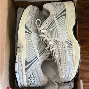 Nike Athletic Shoes in Gray and White